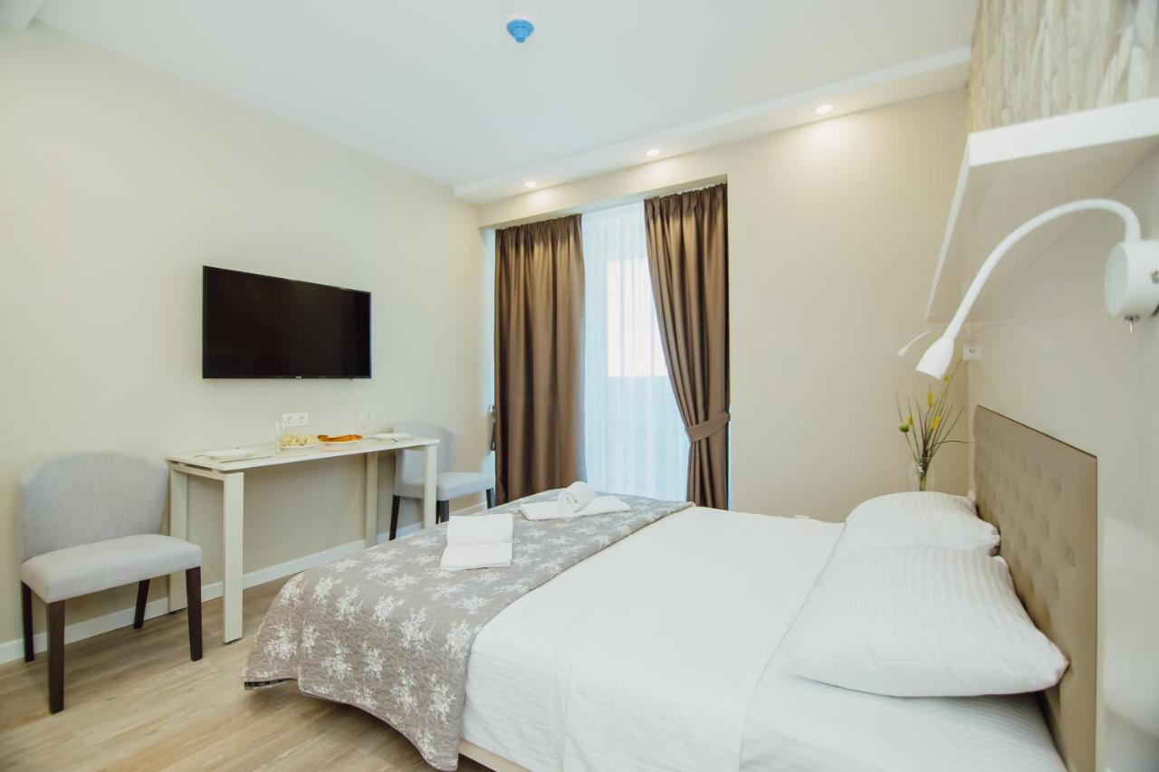 Your Sunshine Apartments Batumi Ngoại thất bức ảnh