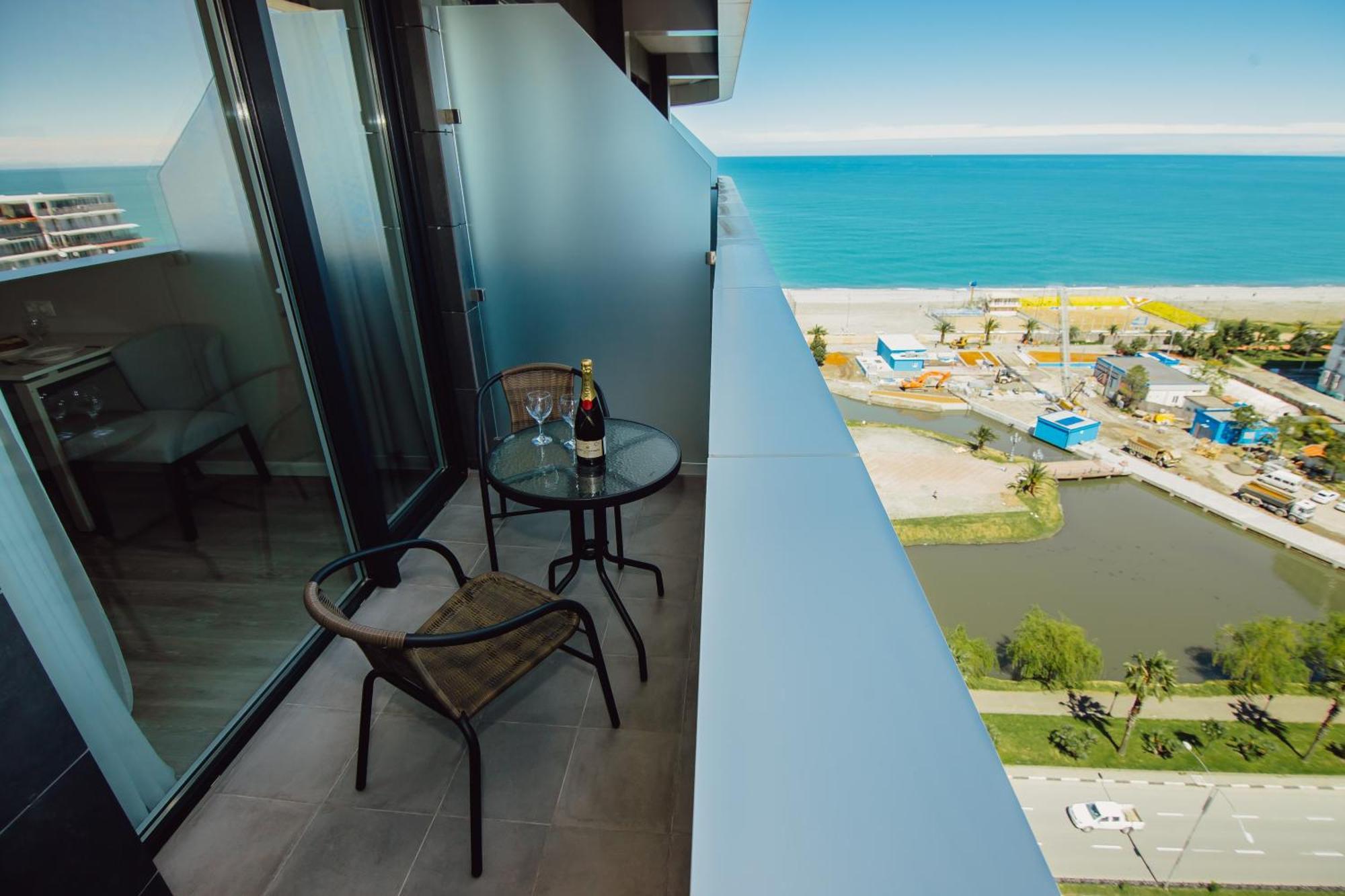 Your Sunshine Apartments Batumi Ngoại thất bức ảnh